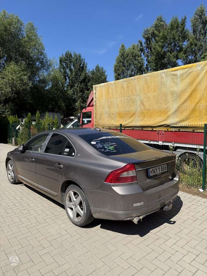 Volvo S80, 2.4 l., Седан