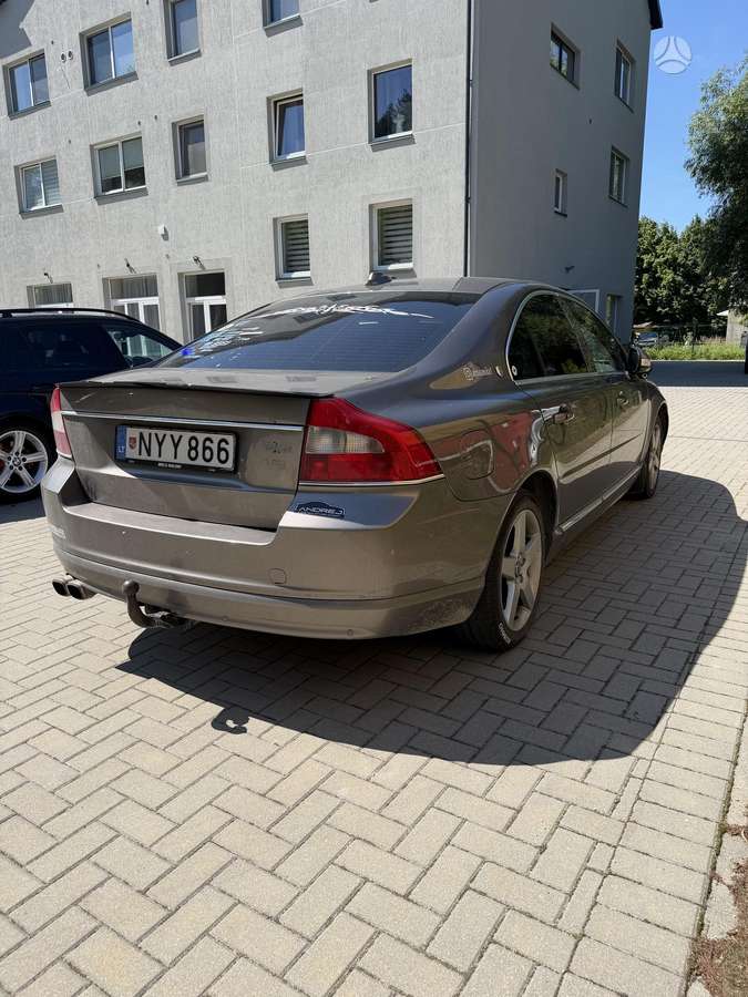 Volvo S80, 2.4 l., Седан