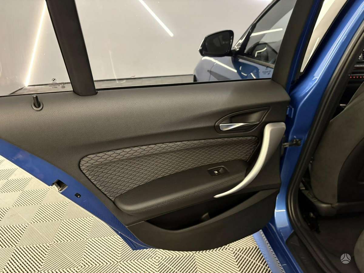 BMW 120, 2.0 l., Хэтчбек