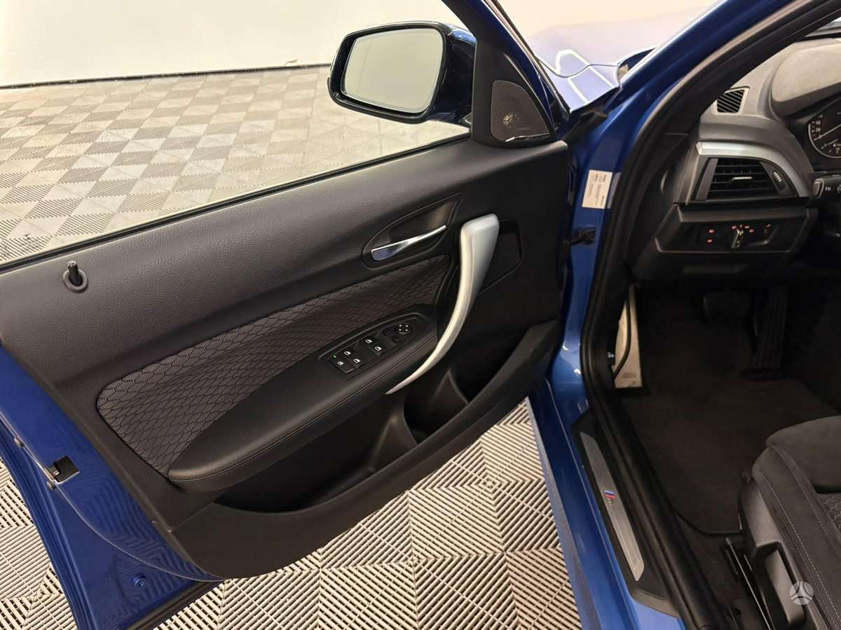 BMW 120, 2.0 l., Хэтчбек