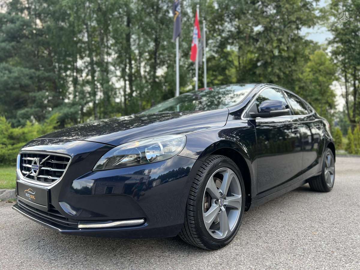 Volvo V40, 2.0 l., hatchback