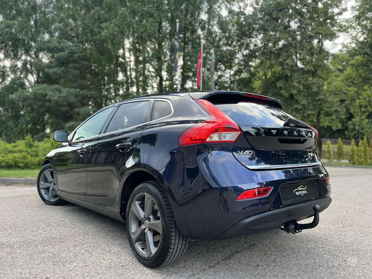 Volvo V40, 2.0 l., hatchback
