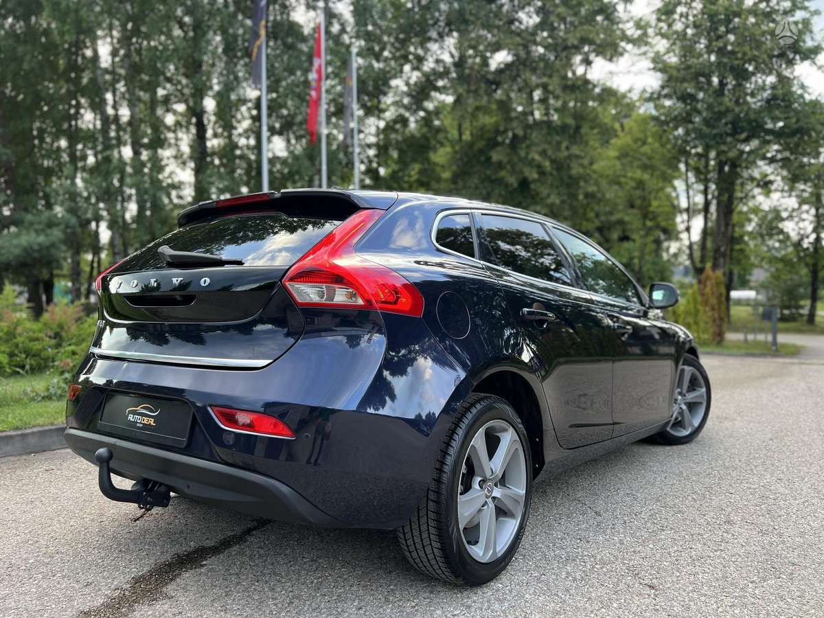 Volvo V40, 2.0 l., Хэтчбек