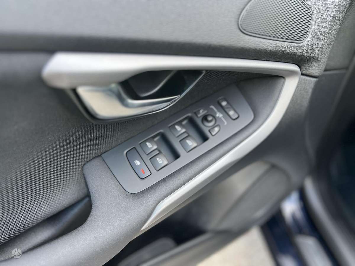 Volvo V40, 2.0 l., Хэтчбек