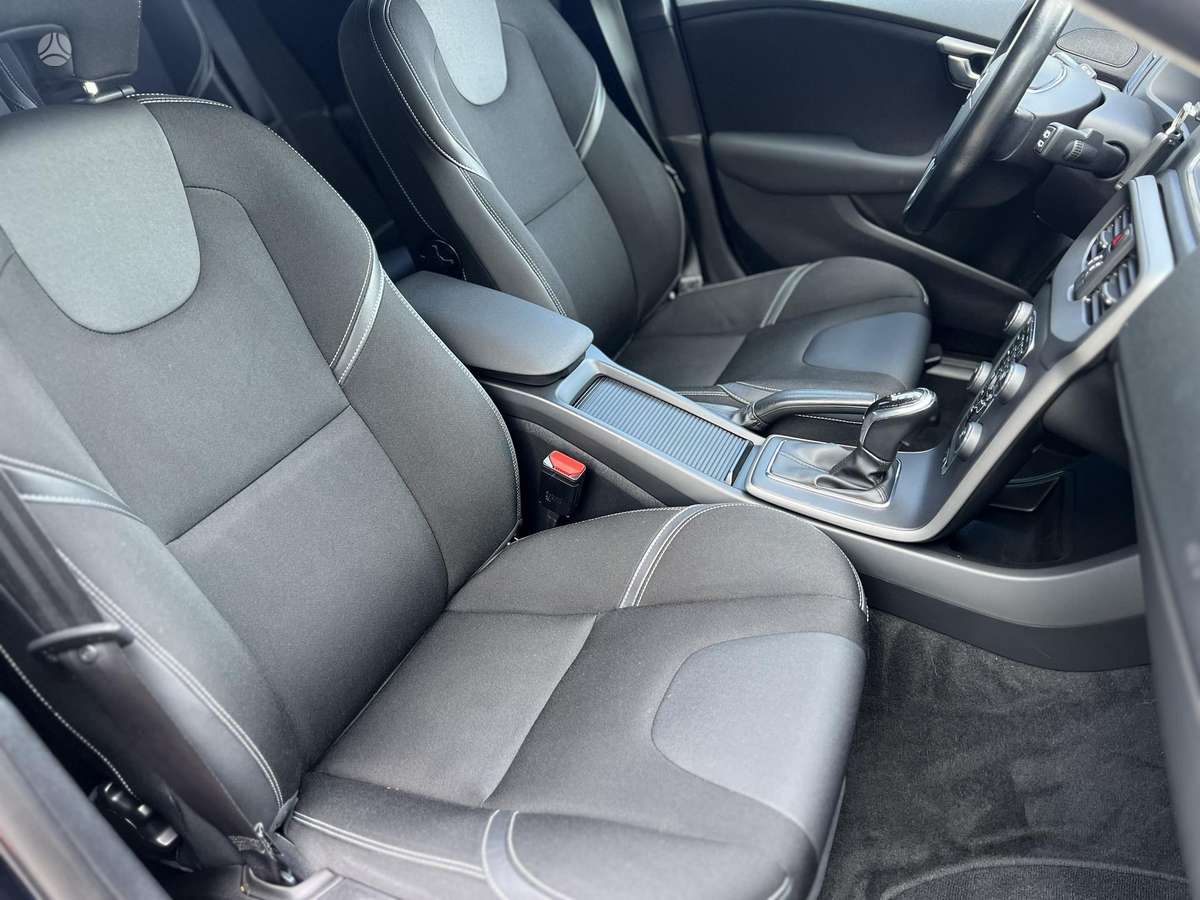 Volvo V40, 2.0 l., Хэтчбек