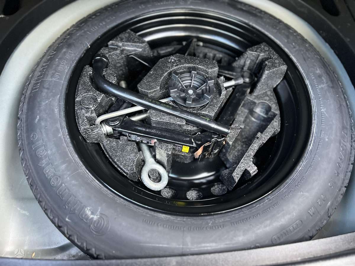 Volvo V40, 2.0 l., hatchback