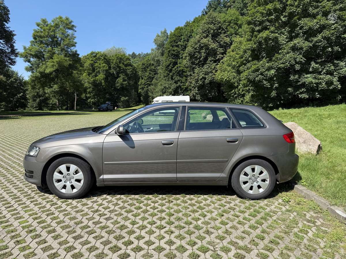 Audi A3, 1.6 l., hatchback