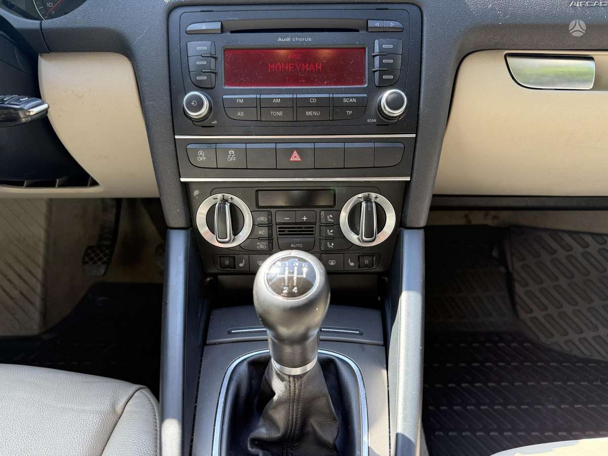 Audi A3, 1.6 l., hatchback