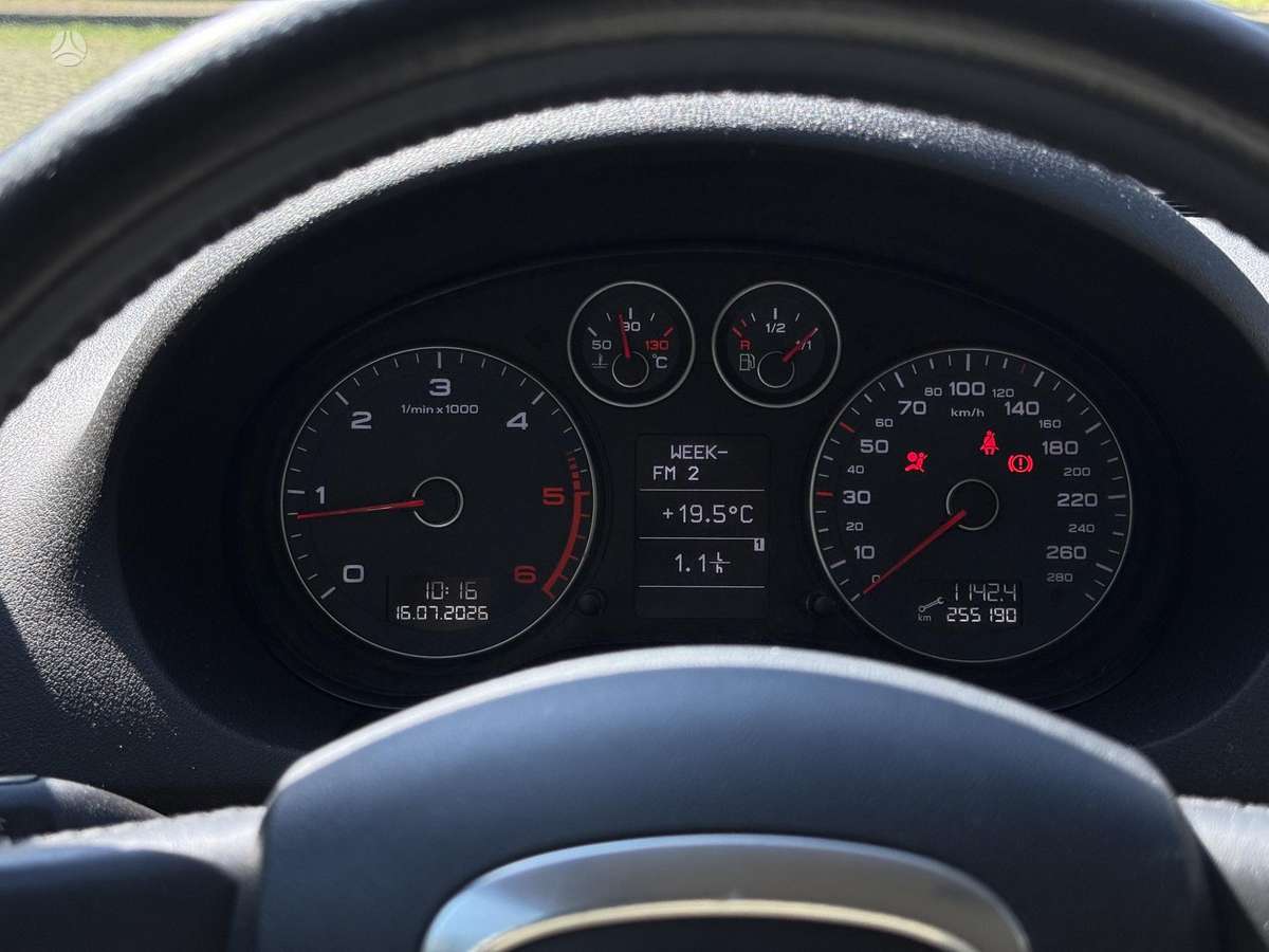 Audi A3, 1.6 l., hatchback