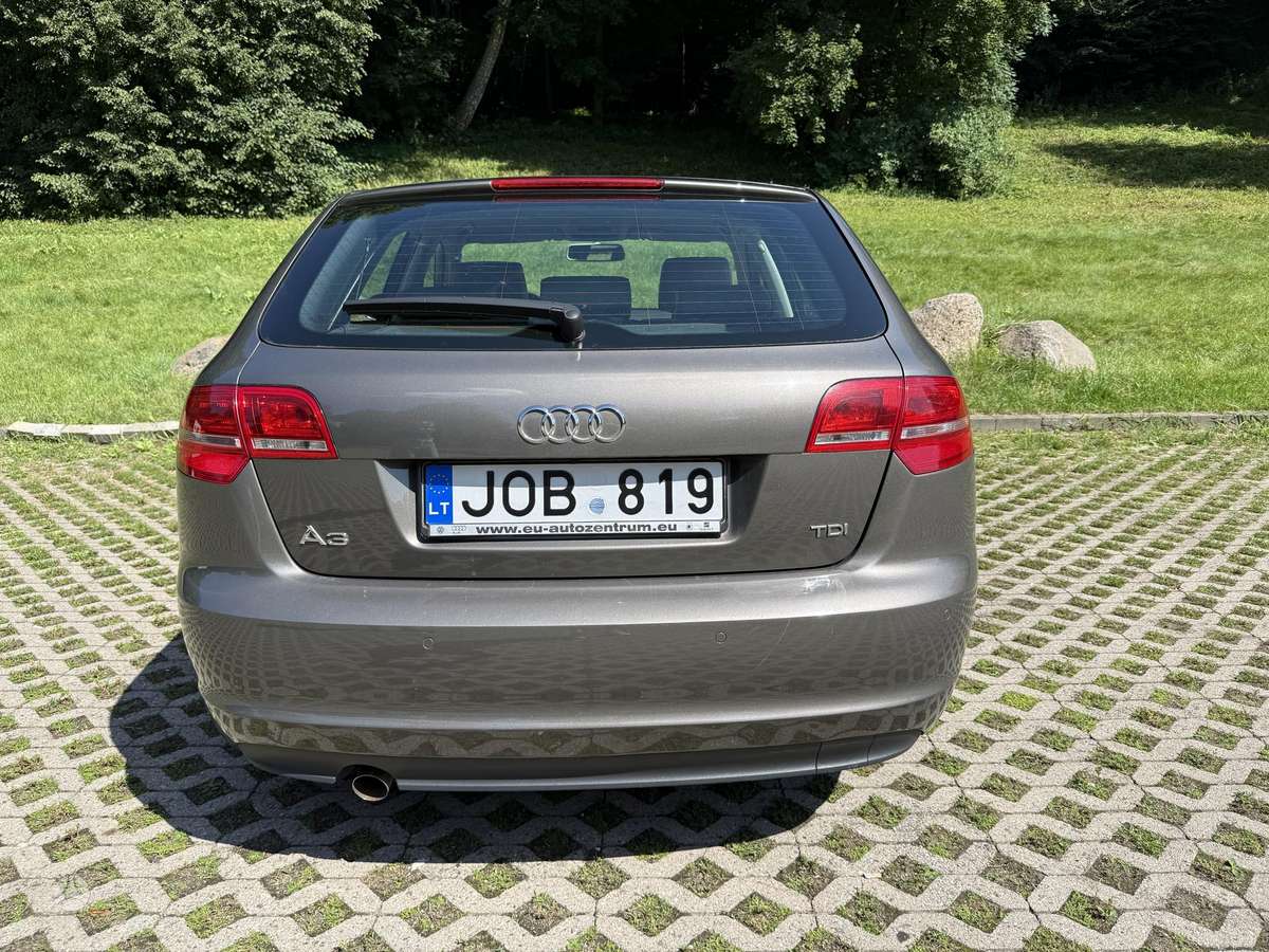 Audi A3, 1.6 l., Хэтчбек