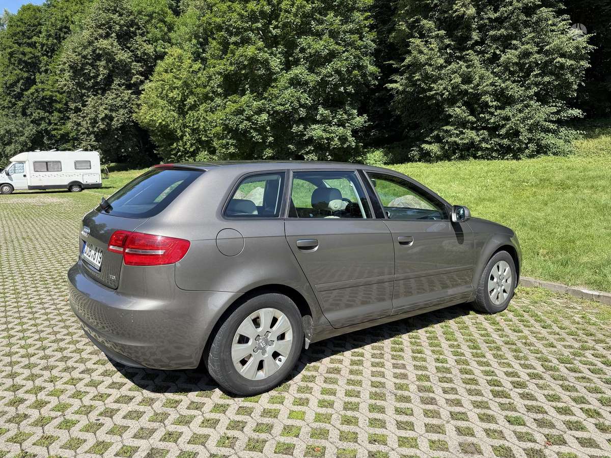 Audi A3, 1.6 l., Хэтчбек