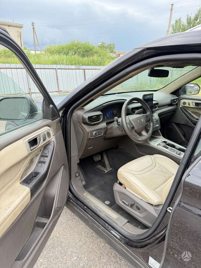 Ford Explorer rezerves daļās