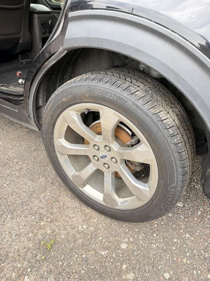 Ford Explorer rezerves daļās