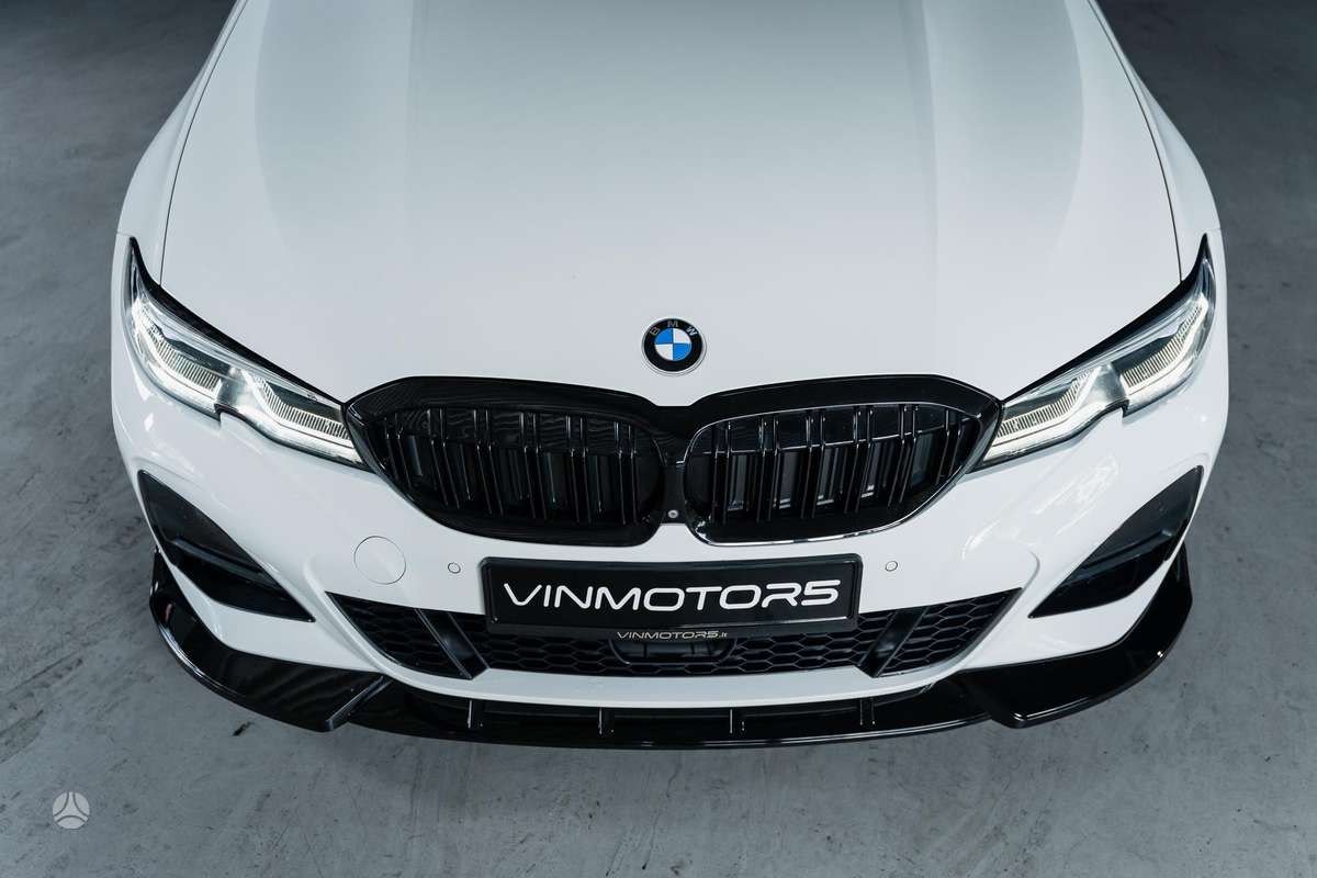 BMW 330, 2.0 l., Седан