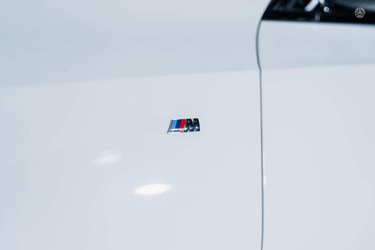 BMW 330, 2.0 l., Седан