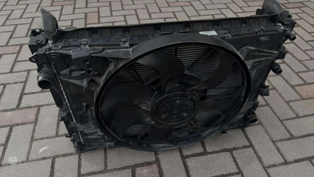 Mercedes-Benz E220 engine cooling parts