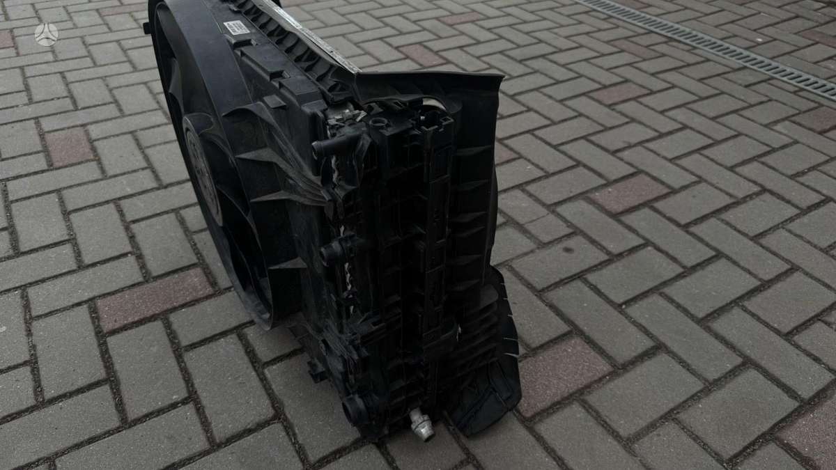 Mercedes-Benz E220 engine cooling parts