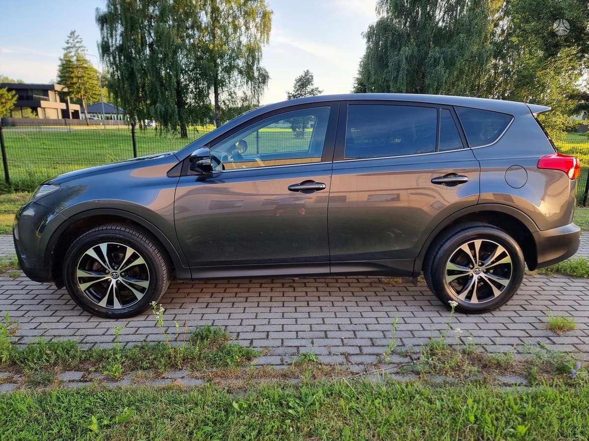 Toyota RAV4 - 6