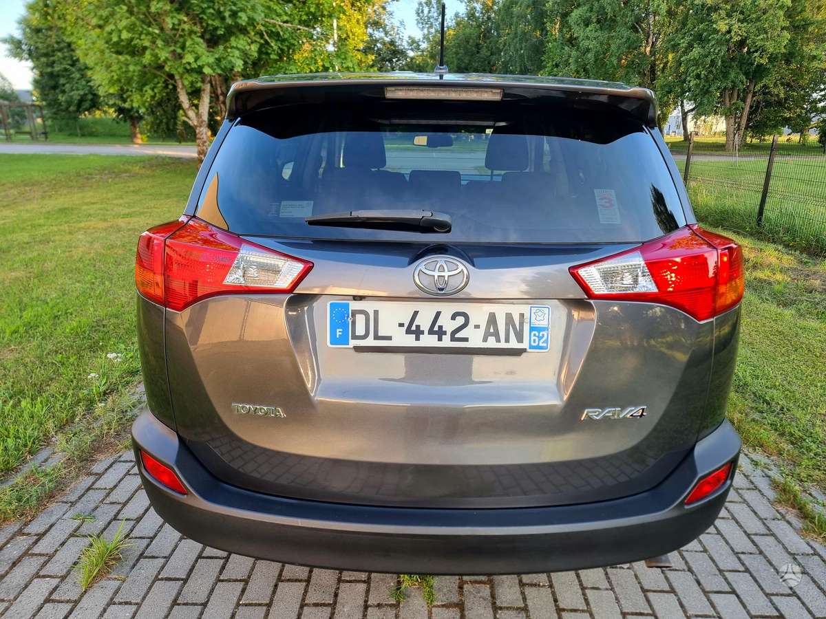 Toyota RAV4 - 8
