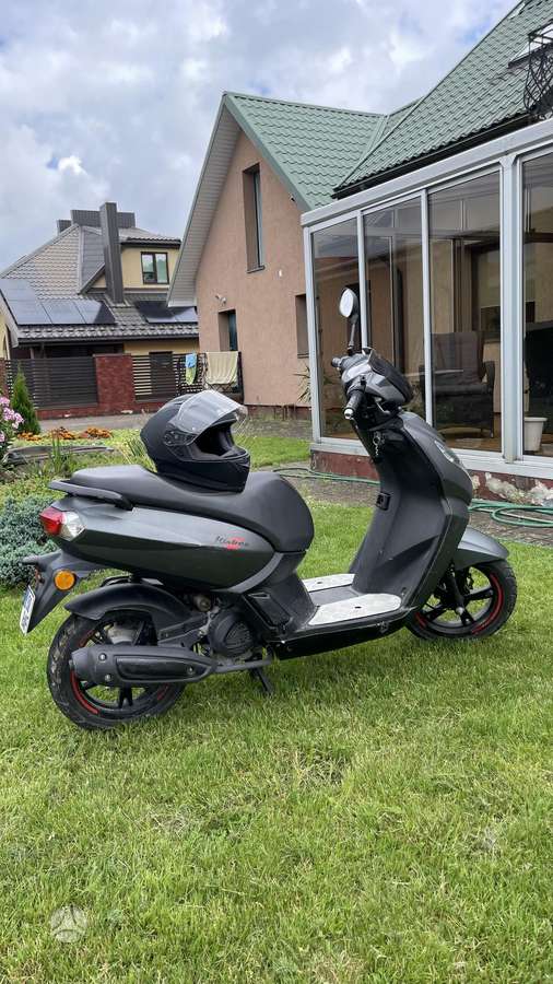 Peugeot Kisbee 49cc, scooters / mopeds
