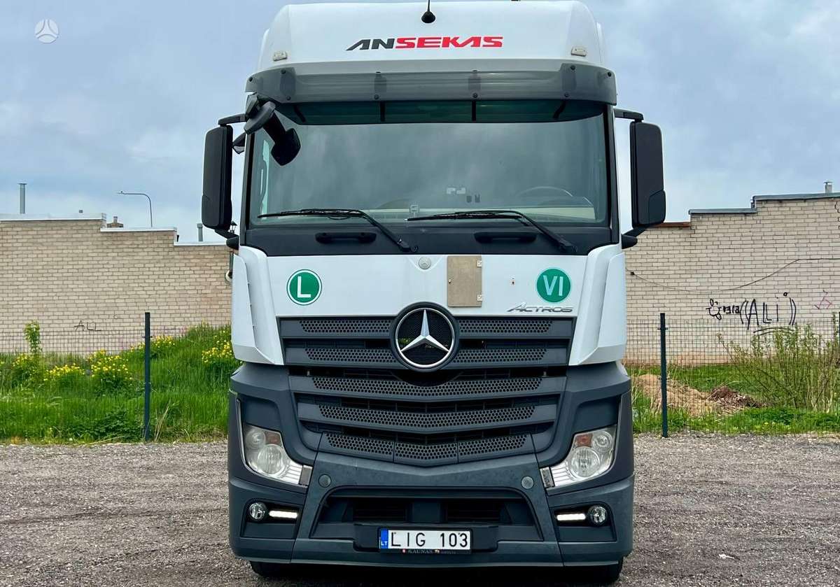 Mercedes-Benz Actros 1845LS, double sleeper