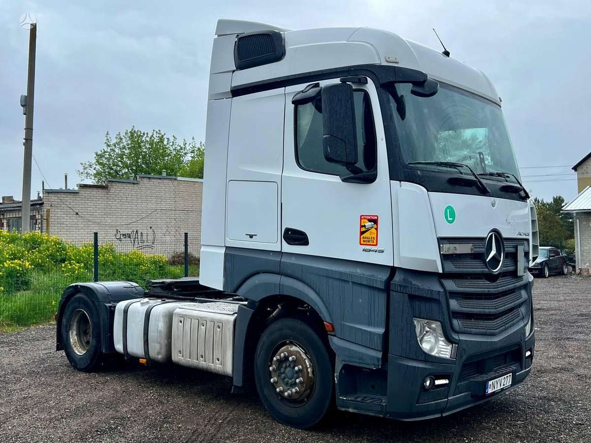 Mercedes-Benz Actros 1845LS, double sleeper