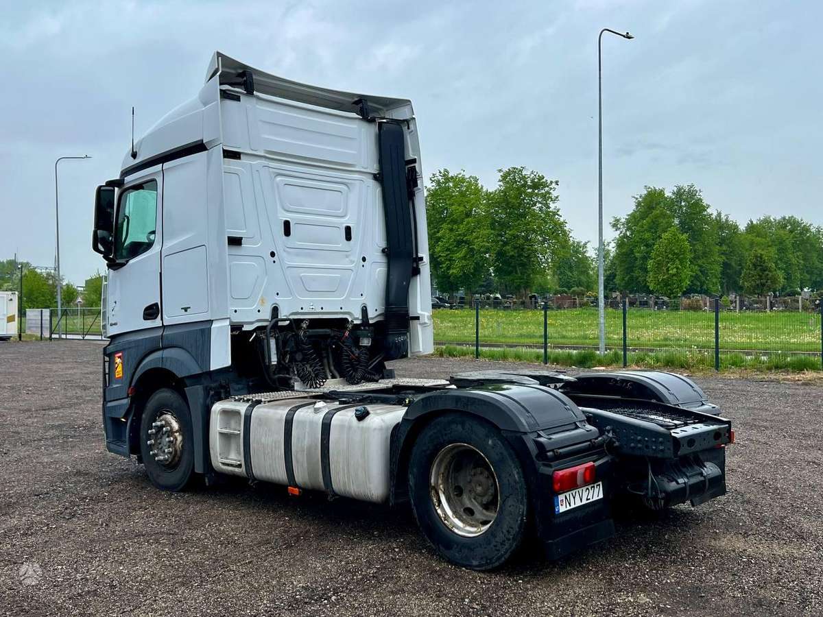 Mercedes-Benz Actros 1845LS, double sleeper