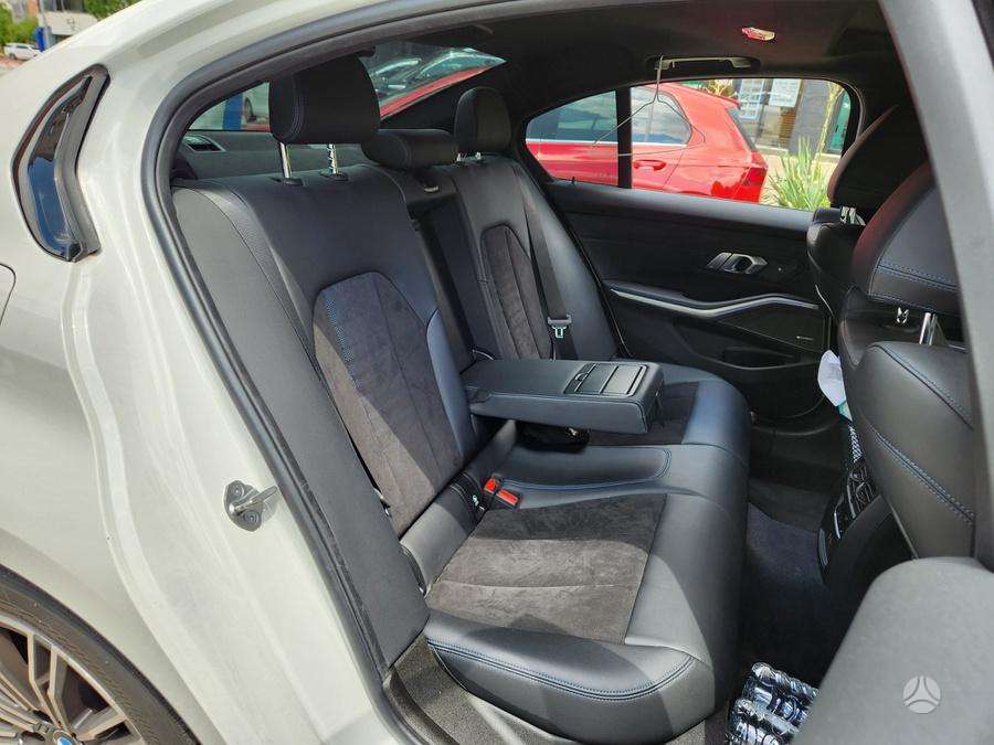 BMW 320, 2.0 l., Седан