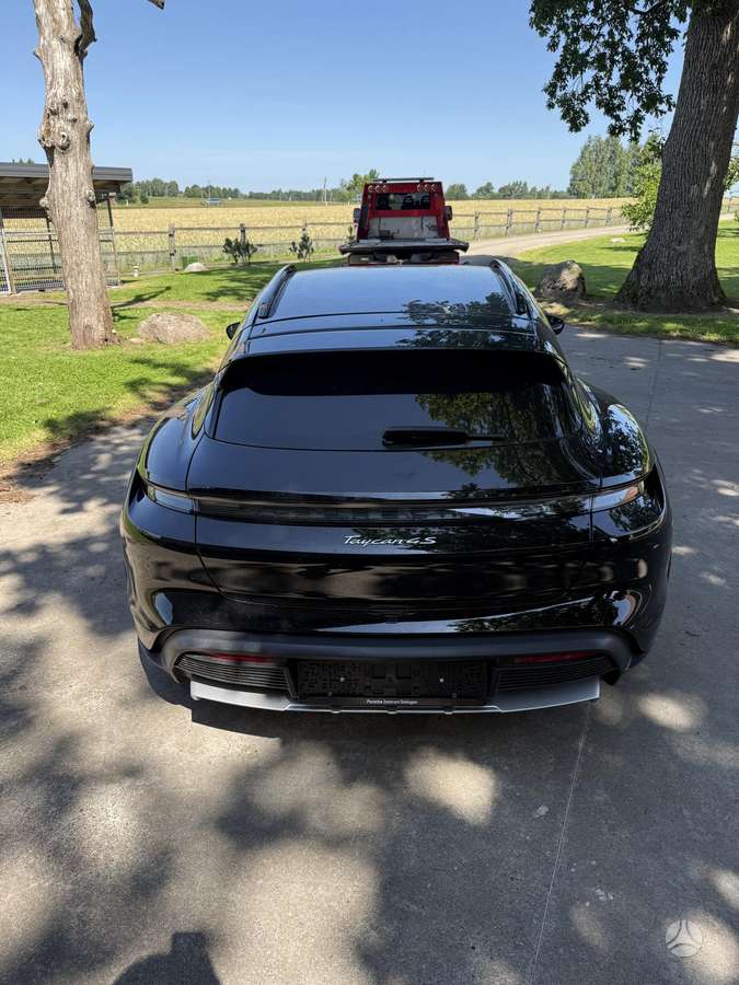 Porsche Taycan - 5