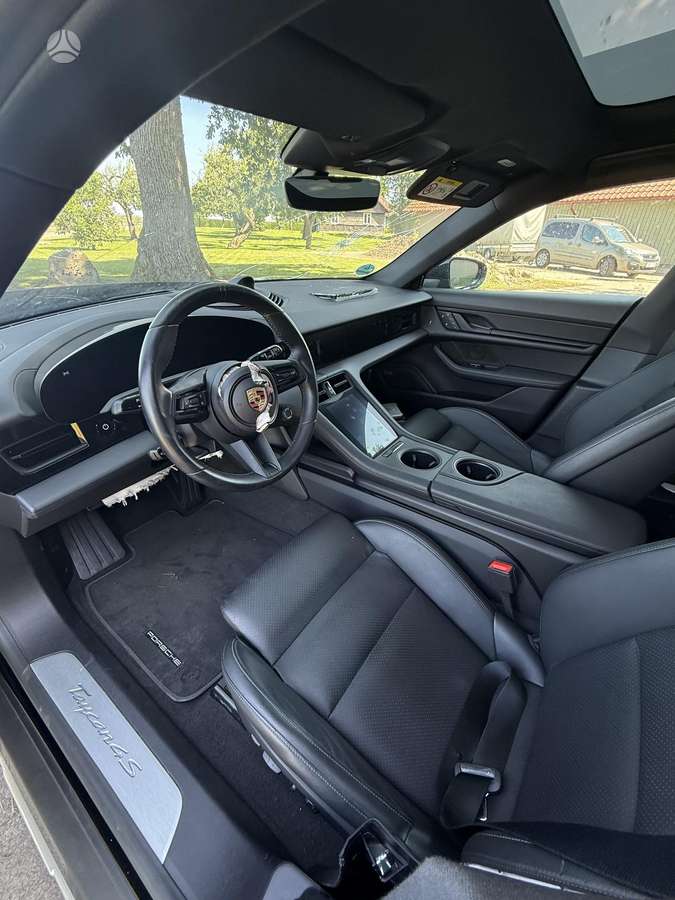 Porsche Taycan - 6