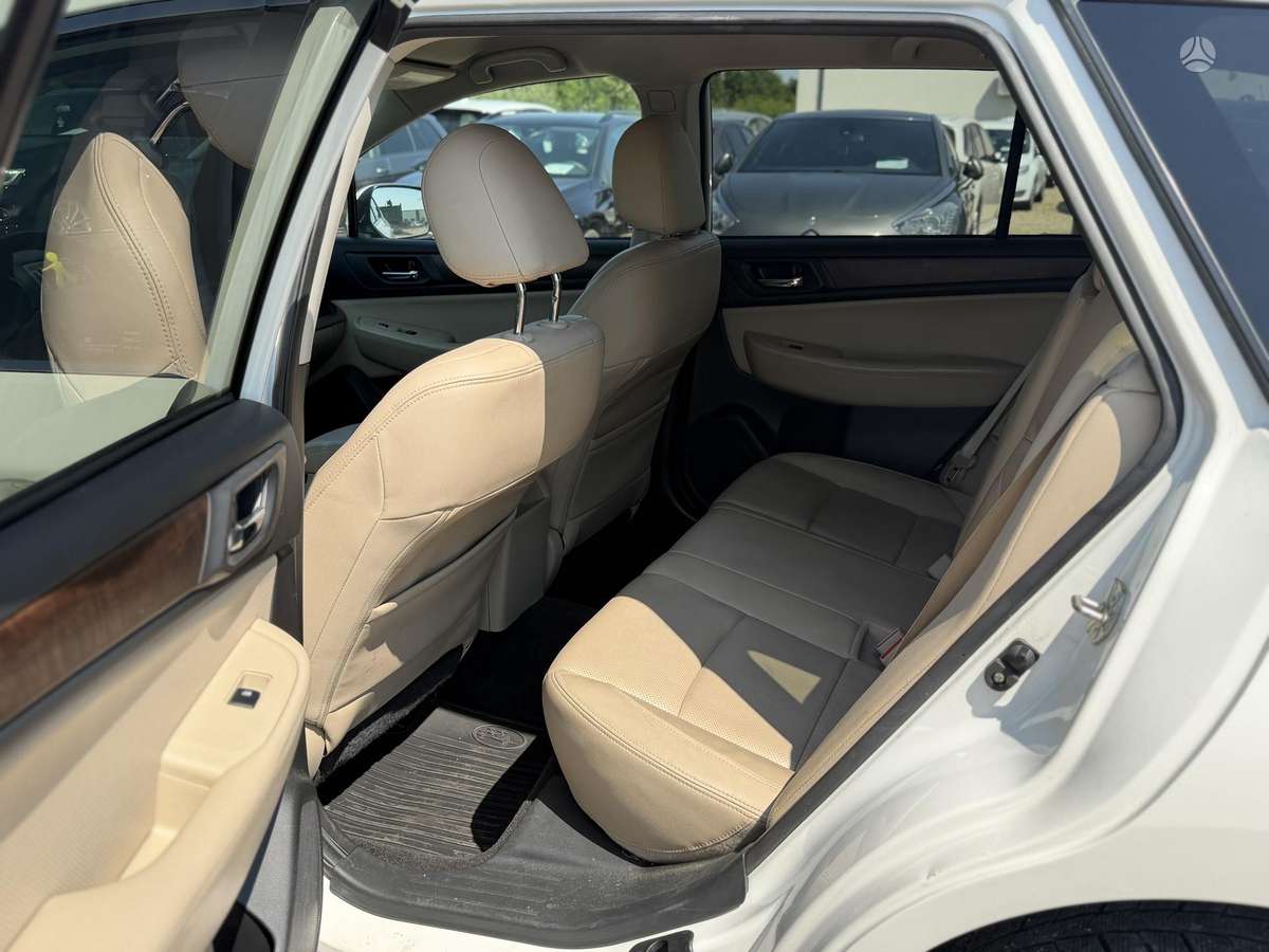 Subaru Outback, 2.5 l., off-road / crossover
