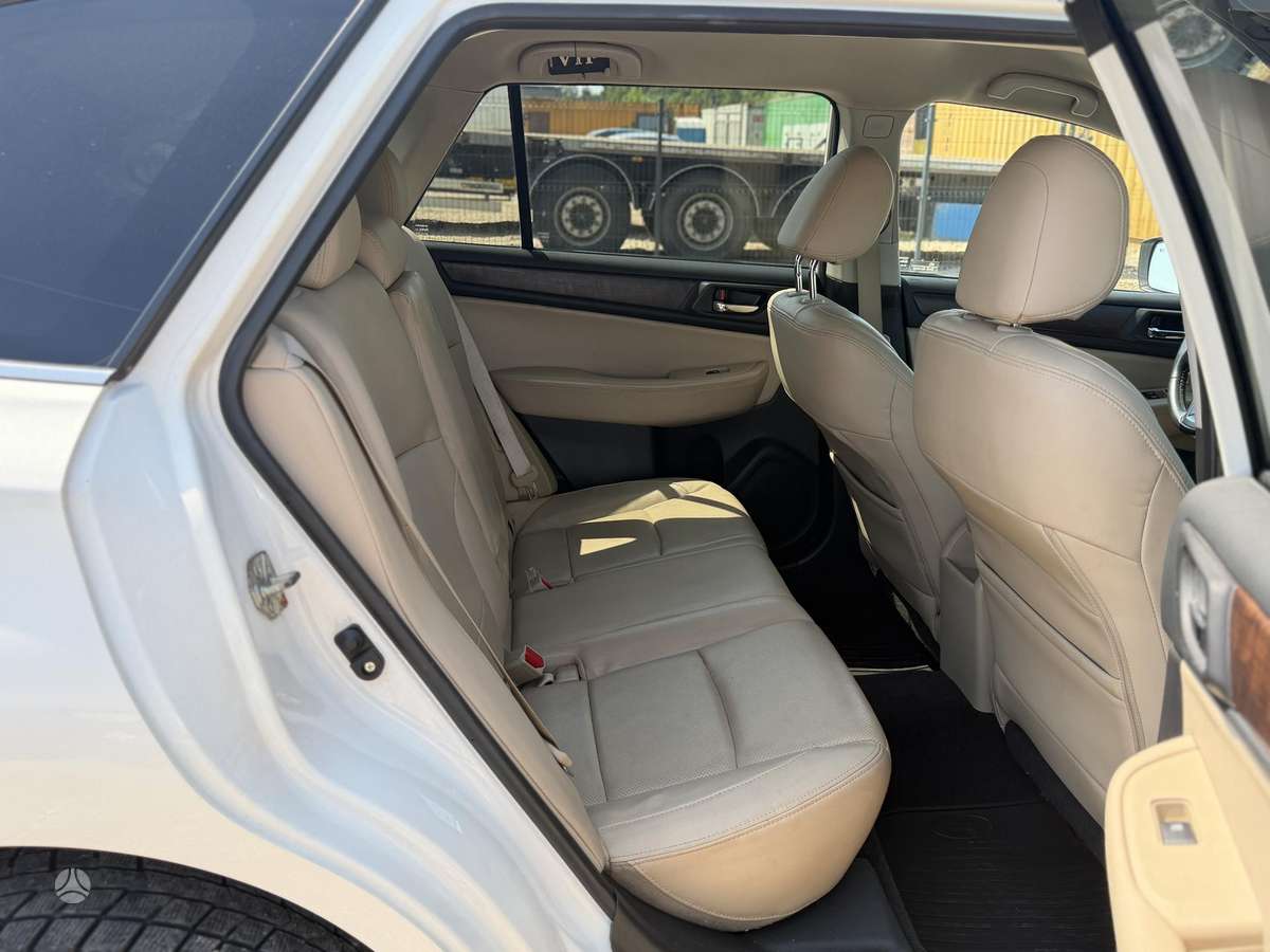 Subaru Outback, 2.5 l., off-road / crossover