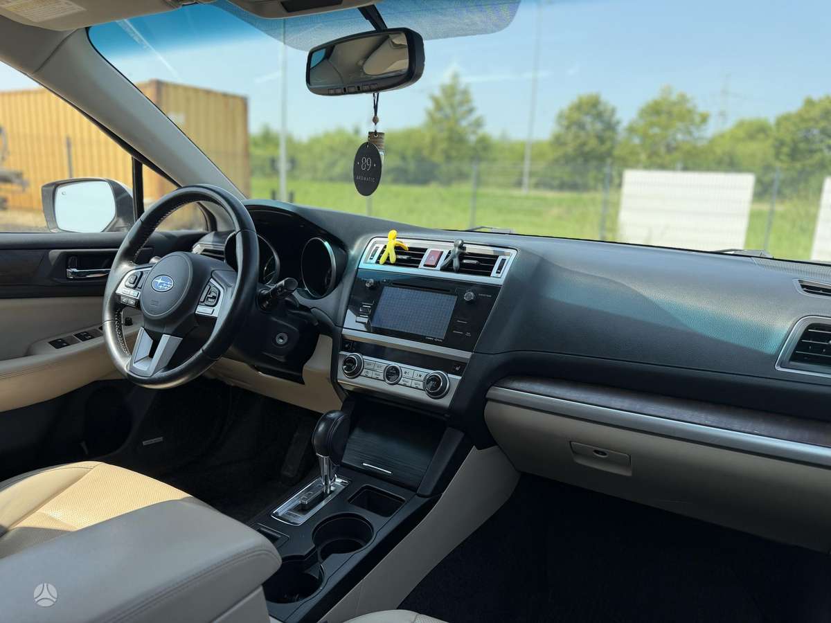 Subaru Outback, 2.5 l., off-road / crossover