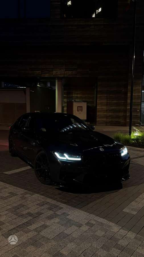 BMW M5, 4.4 l., saloon / sedan