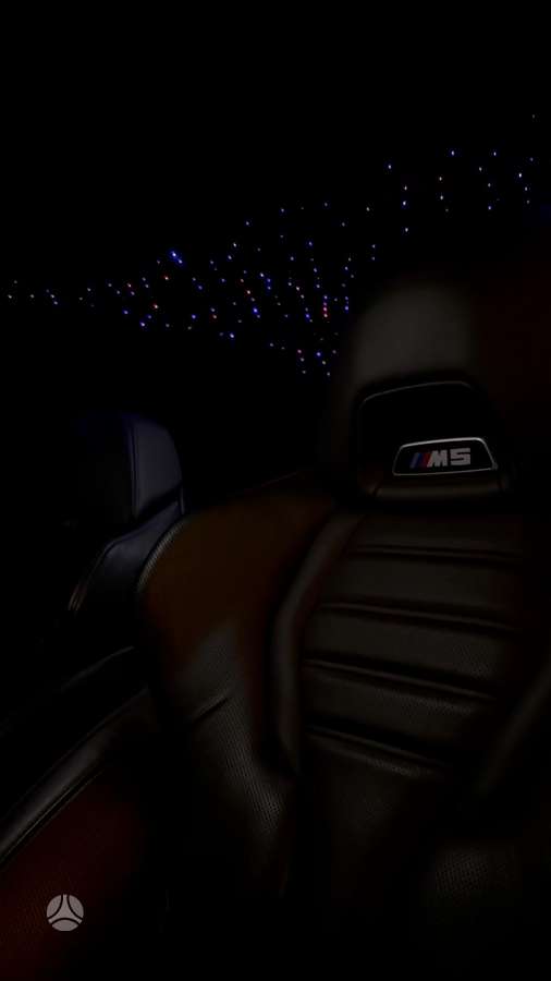 BMW M5, 4.4 l., sedanas