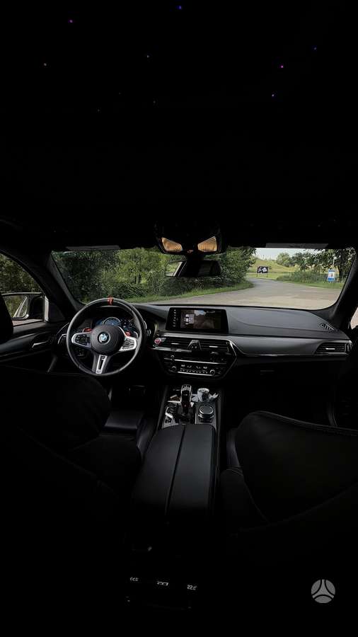 BMW M5, 4.4 l., sedanas