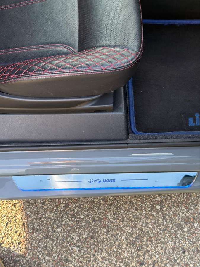 Ligier JS60, sedanas