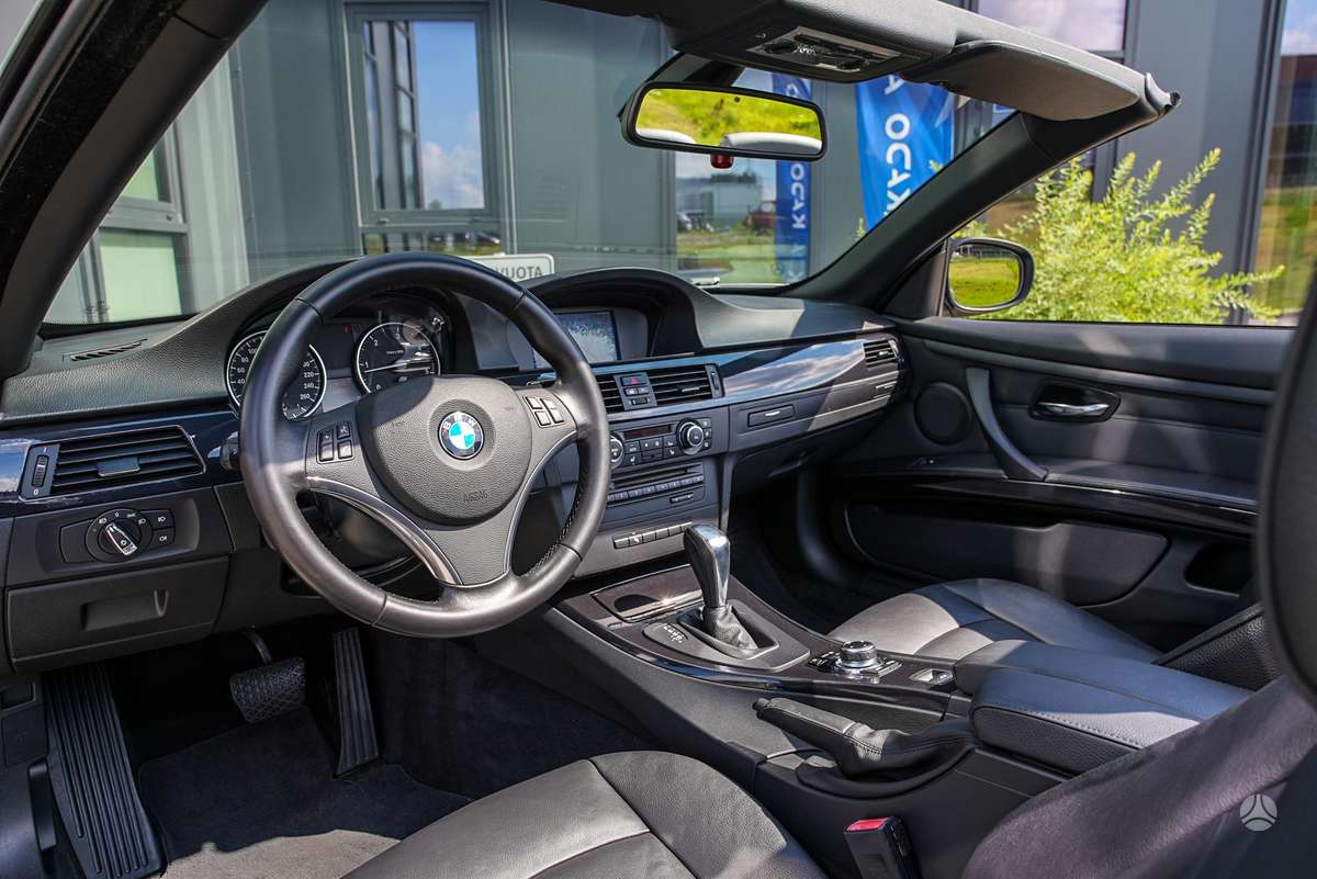 BMW 320, 2.0 l., convertible