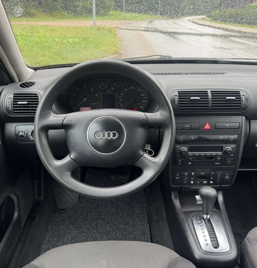 Audi A3, 1.6 l., hatchback