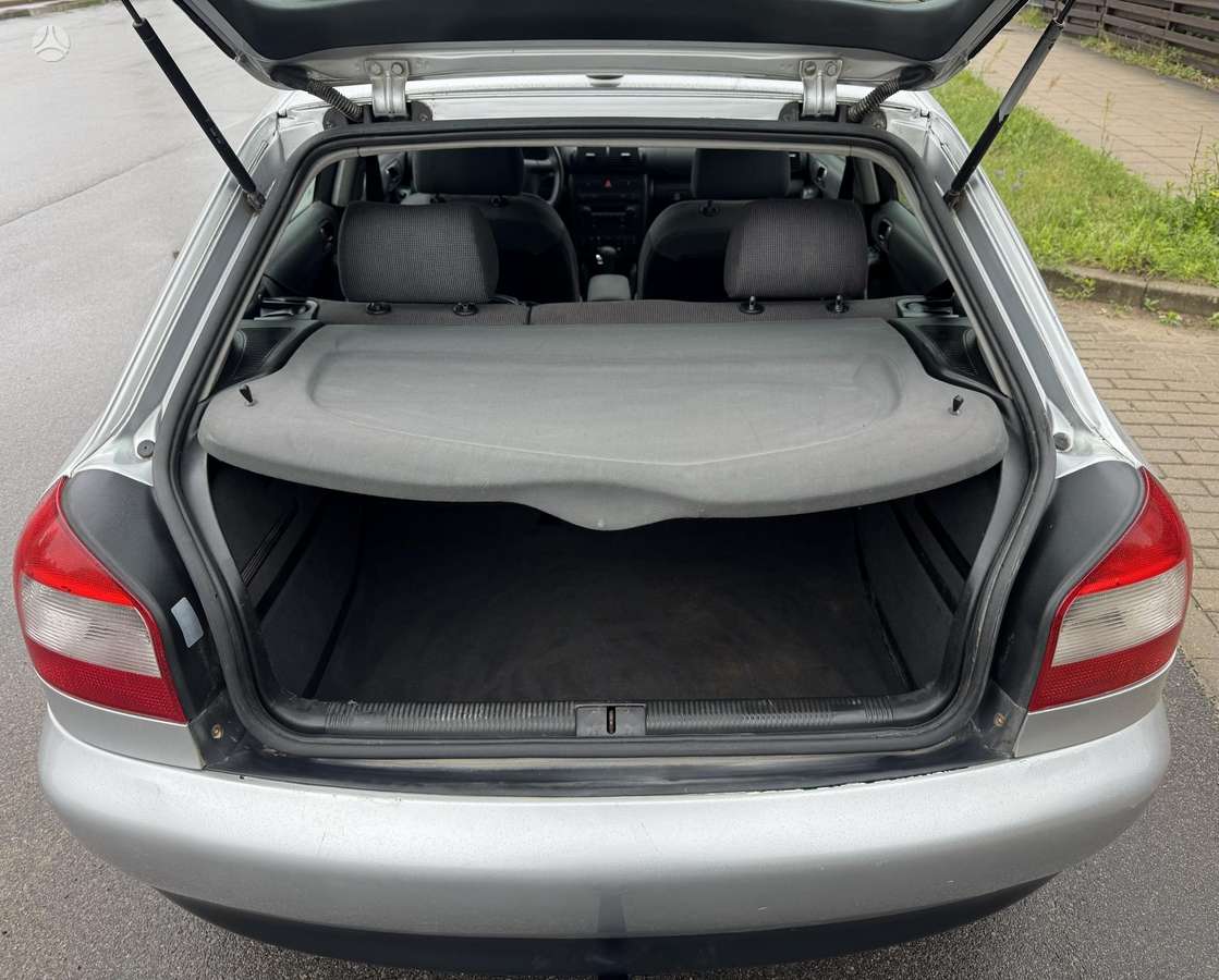 Audi A3, 1.6 l., hatchback