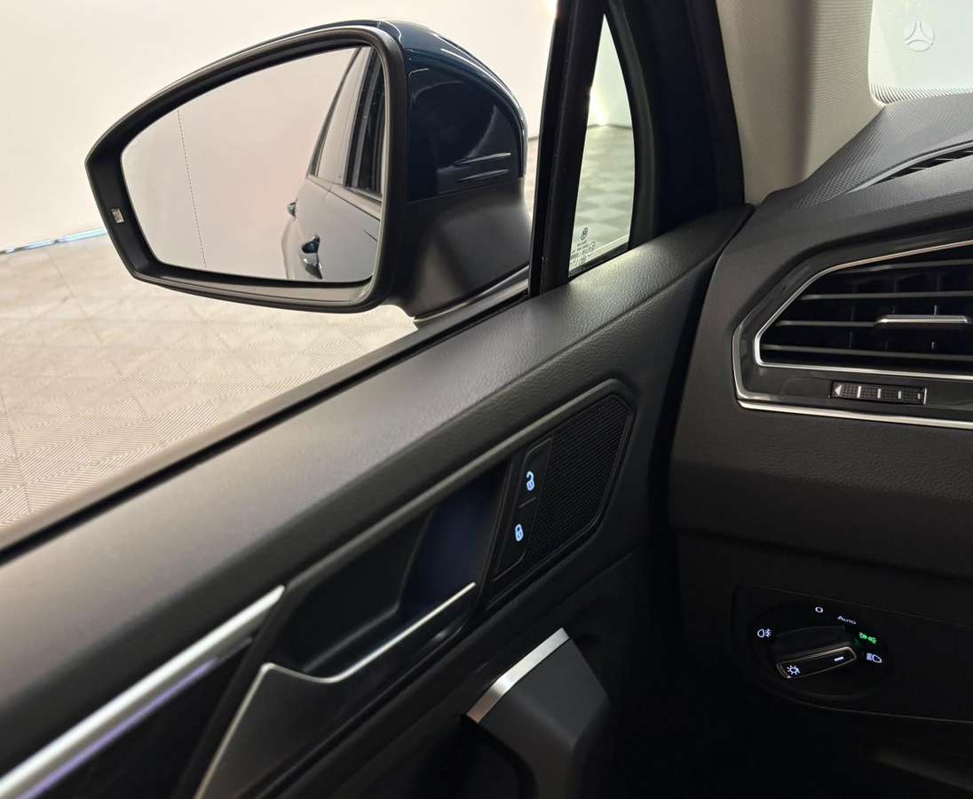 Volkswagen Tiguan - 6