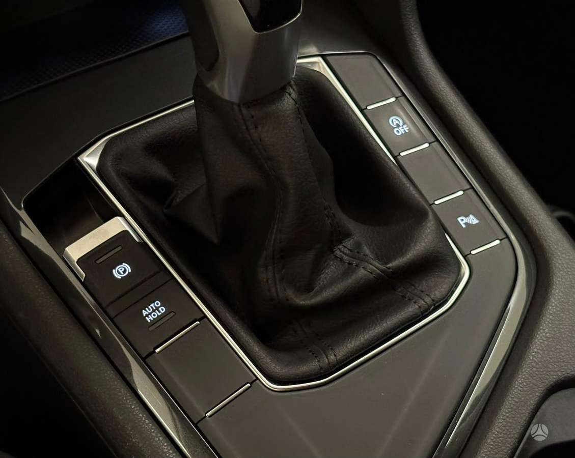 Volkswagen Tiguan - 12