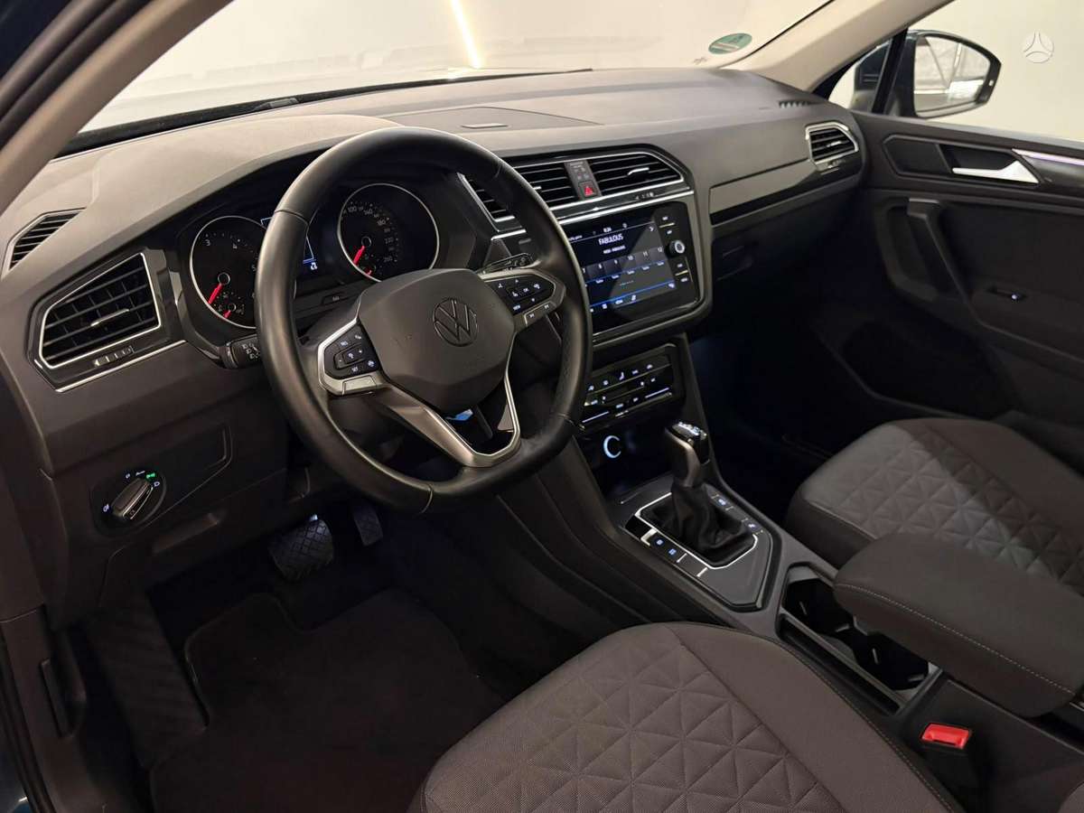 Volkswagen Tiguan - 2
