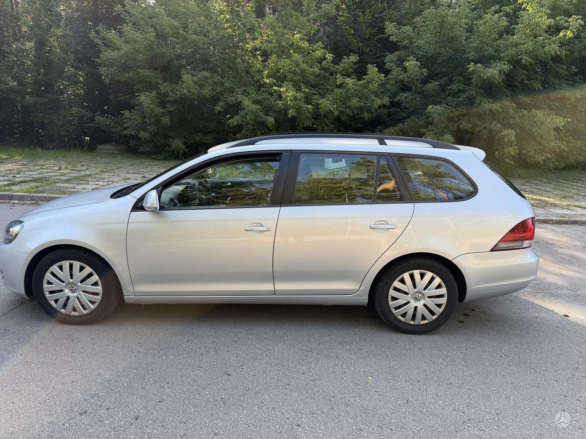 Volkswagen Golf - 6