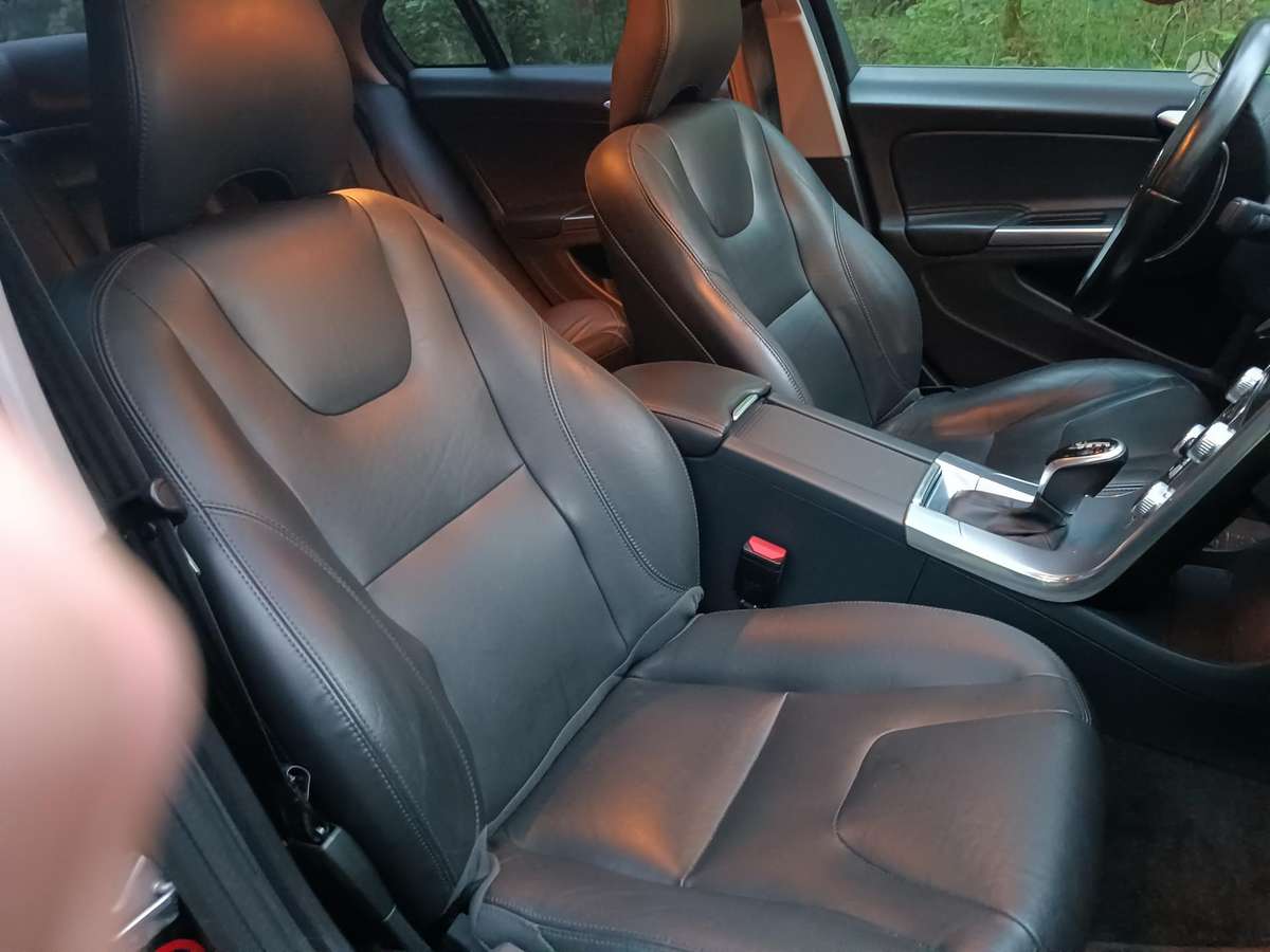 Volvo S60, 2.0 l., Седан