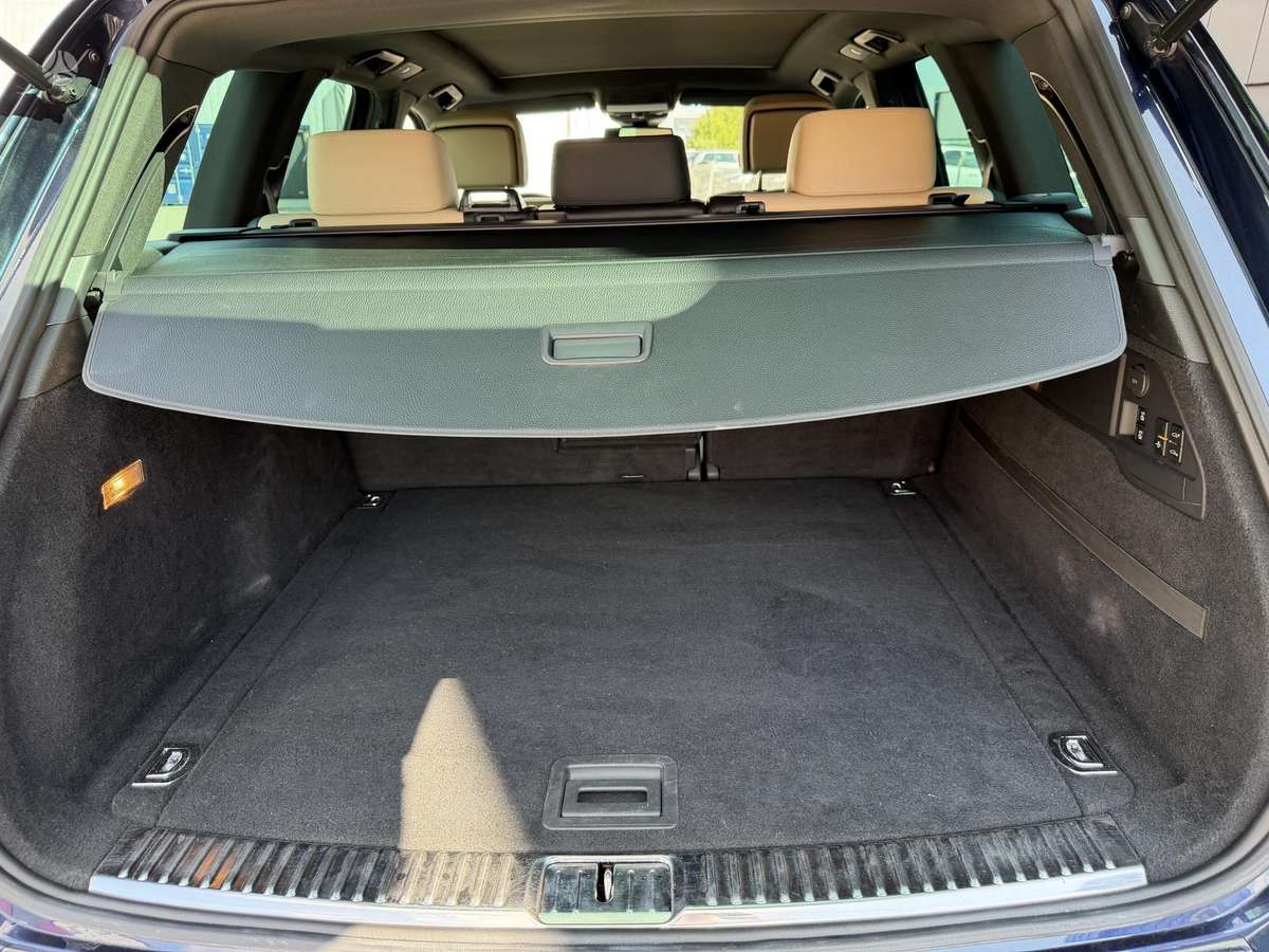 Volkswagen Touareg - 12