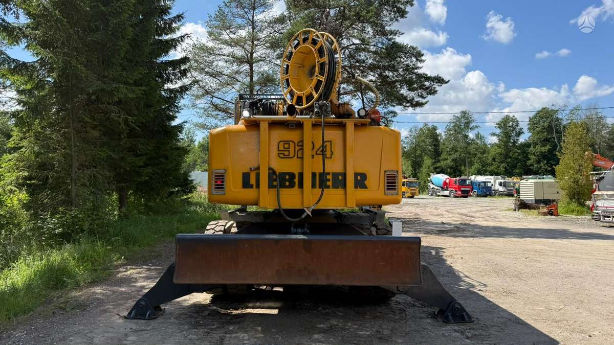 Liebherr 924 C Litronic, excavator