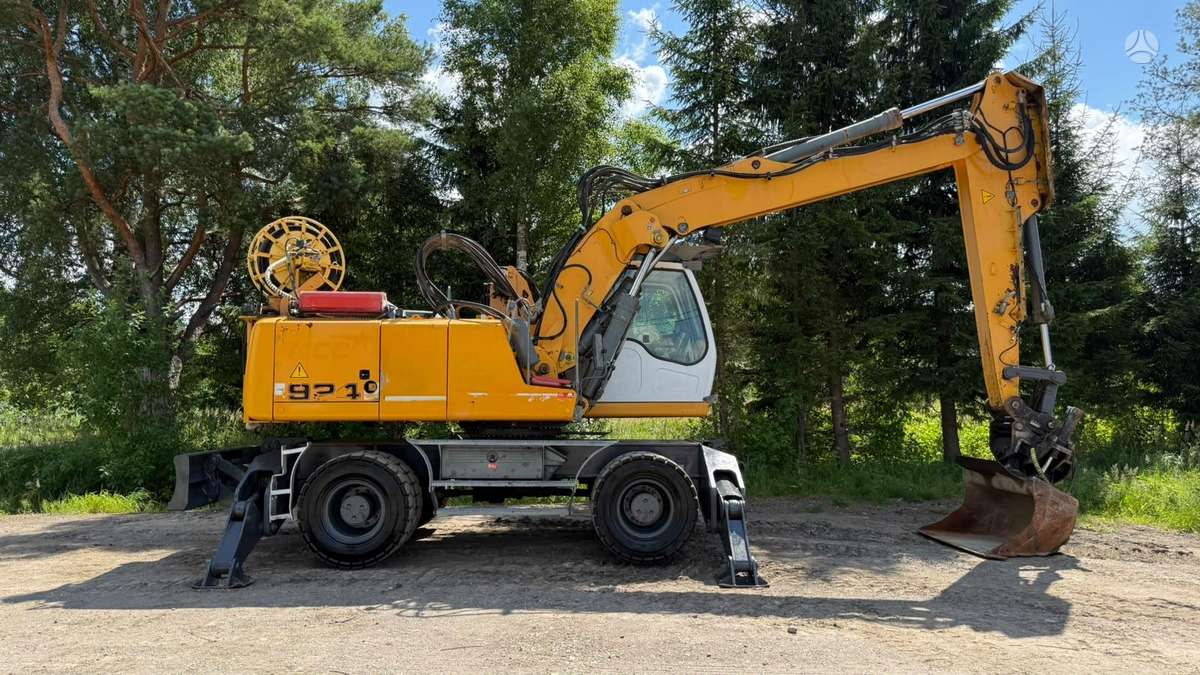 Liebherr 924 C Litronic, excavator