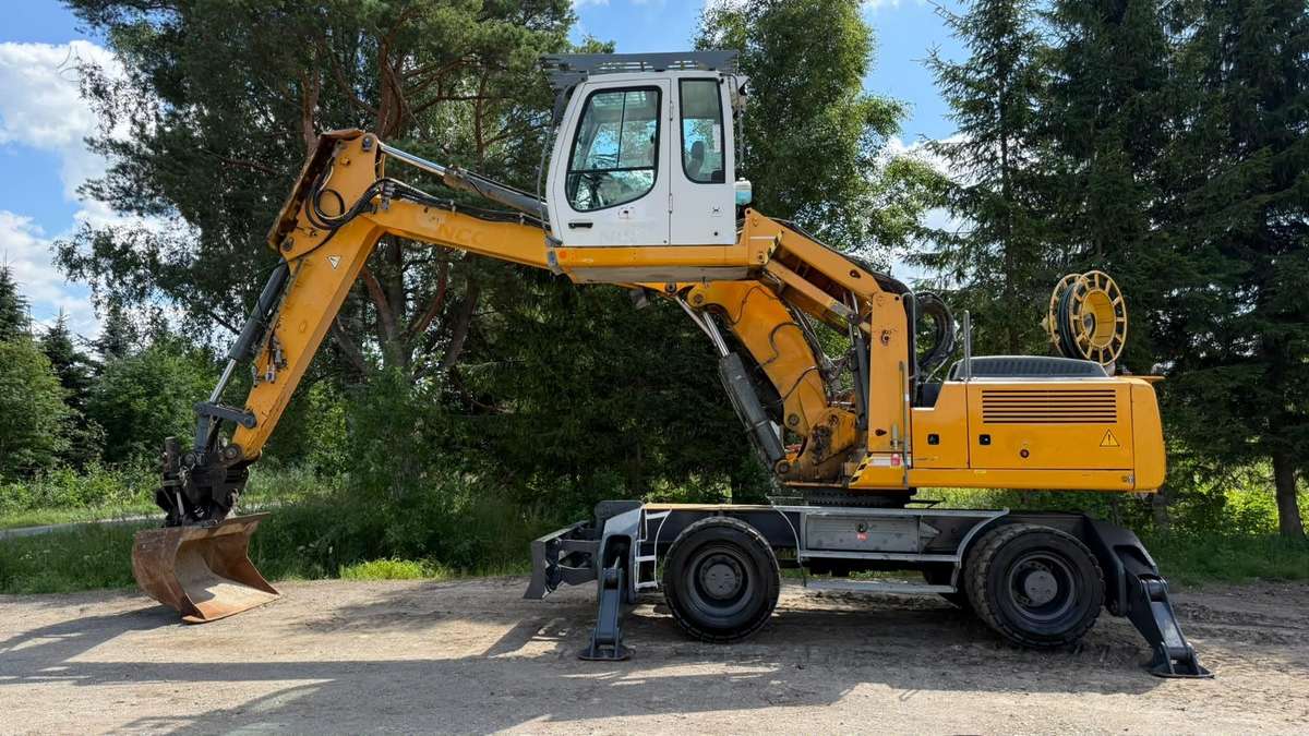 Liebherr 924 C Litronic, excavator