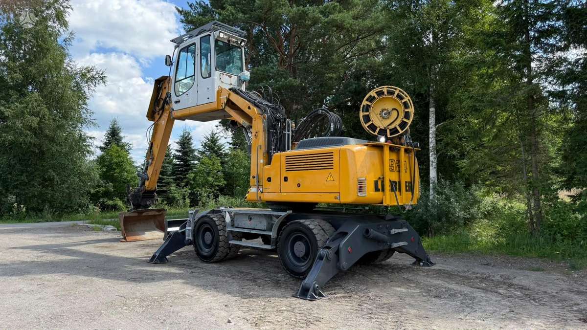 Liebherr 924 C Litronic, excavator